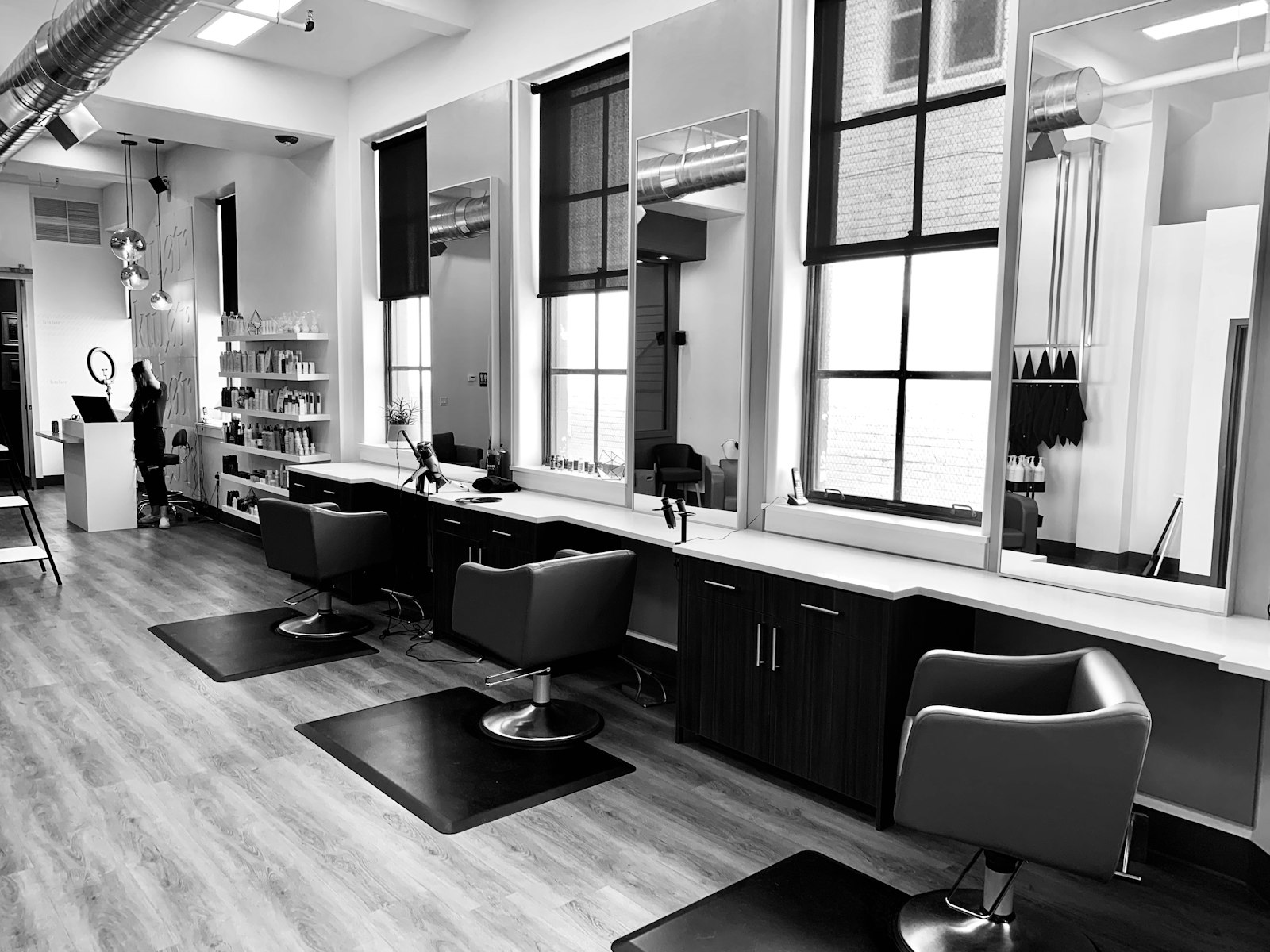 Refined beauty styling experience at Glow Beauty Karachi